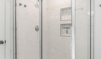 1360 Fairlane Dr, Ann Arbor, MI 48104