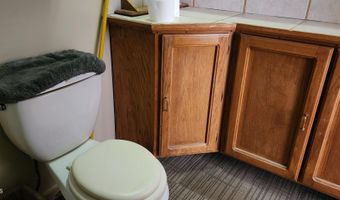 200 Cathedral Vly, Ash Fork, AZ 86320