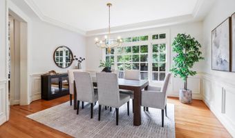 4831 26TH St N, Arlington, VA 22207