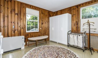 28 Tudor Rd, Albany, NY 12203