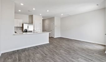221 Maddox Dr, Aberdeen, NC 28315