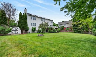 941 Par Dr, Algonquin, IL 60102