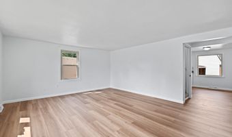1074 6TH St, Green Bay, WI 54304