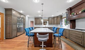 7230 BEVERLY St, Annandale, VA 22003