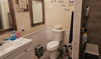602 Gloria St, Adel, GA 31620