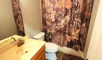 1019 E Daniels St, Aurora, MO 65605