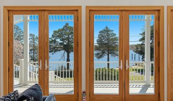 159 Harbor Inn Rd, Bayville, NJ 08721