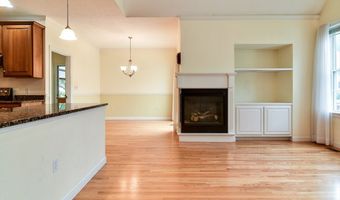 12 Braeburn Ln 12, Ashland, MA 01721