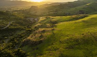 312 Sky Ridge Rd, Ashland, OR 97520