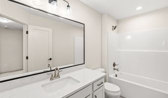 722 NE Crossing Oaks Dr, Ankeny, IA 50021