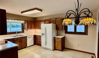 146 Washington Ave, Alden, MN 56009