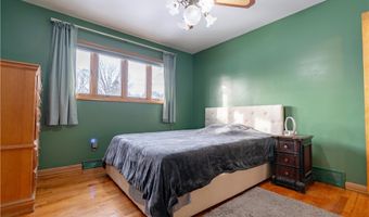 2025 S Plaza Dr, Akron, OH 44319