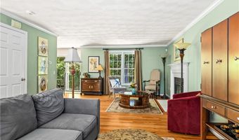 123 Country Hill Ln, North Kingstown, RI 02852