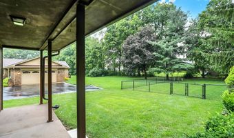8537 Ridge Hill Dr, Indianapolis, IN 46217