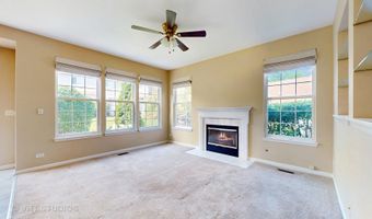 1 Clara Ct, Algonquin, IL 60102