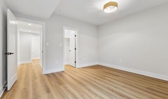 6101 BERKSHIRE Dr, Bethesda, MD 20814