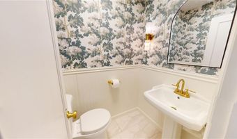 419 Ridge Rd, Albert Lea, MN 56007