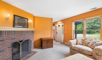 925 Hinesburg Rd, Brattleboro, VT 05301