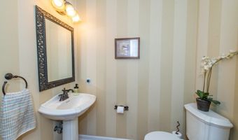 4 GARRY Ln, Andover, NJ 07848