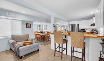 375 E BARNEGAT Ave, Bayville, NJ 08721