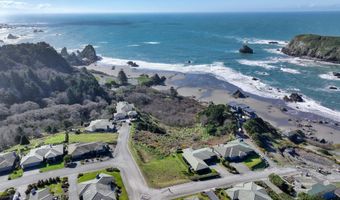 17116 Pacific Heights St, Brookings, OR 97415