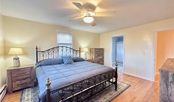24 High St, Middletown, RI 02842
