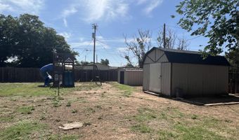 711 2nd St, Abernathy, TX 79311
