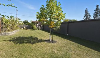 111 W Hazel St, Albion, IN 46701