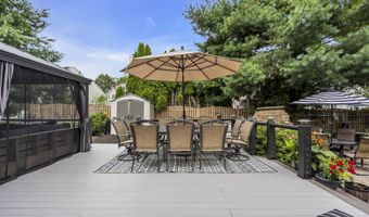 6 Surle Ct, Bayville, NJ 08721