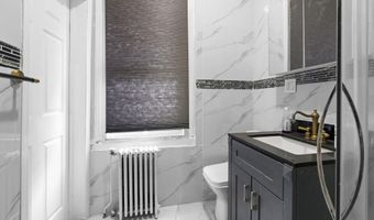 15 W 9TH St, Bayonne, NJ 07002