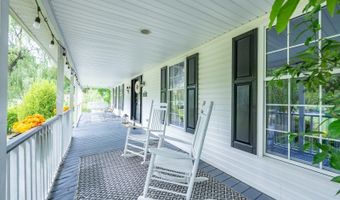 15 Tanglewood Dr, Andover, NJ 07848