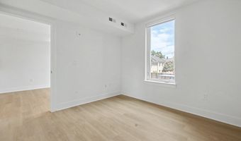 701 N HENRY St 213, Alexandria, VA 22314