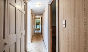 4 Pineway Dr, Auburn, ME 04210