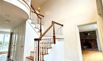 74 Plymouth Rd, East Providence, RI 02914