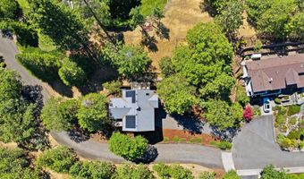 215 Piedmont Dr, Ashland, OR 97520