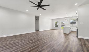 212 Hugo St, Bay St. Louis, MS 39520