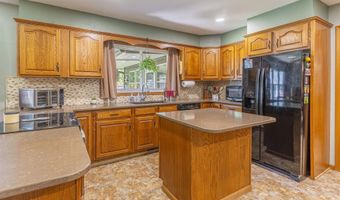 2104 Cedarcrest Ct, Arkansas City, KS 67005