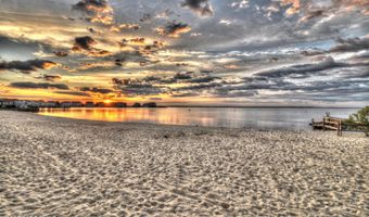 21 Drake Dr, Bayville, NJ 08721