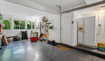 8308 LILLY STONE Dr, Bethesda, MD 20817