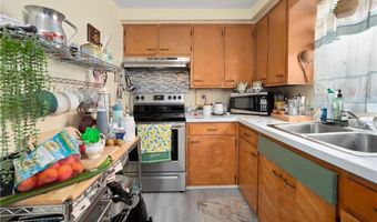 370 Montgomery Ave, Cranston, RI 02905