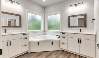 27 Brierfield Ln, Bella Vista, AR 72714