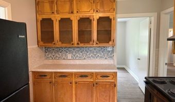 208 East St, Batesville, MS 38606