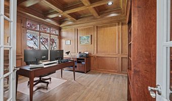 560 Club Dr, Aurora, OH 44202