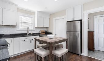 845 Main St, East Greenwich, RI 02818