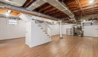 5013 WORTHINGTON Dr, Bethesda, MD 20816