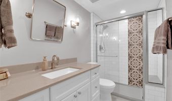215 Cobblefield Ct, Ballwin, MO 63011