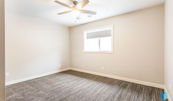 2824 E Sunflower Cir, Brandon, SD 57005