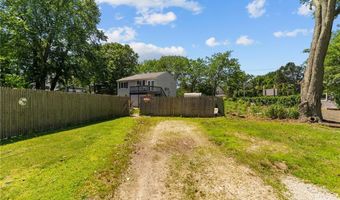 4 Clarke St, Warwick, RI 02886