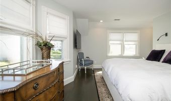 6 Bayside Ave, Newport, RI 02840