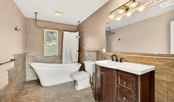 2026 Ashland Mine Rd, Ashland, OR 97520